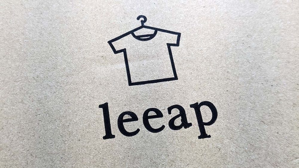 leeapの外箱のロゴマーク